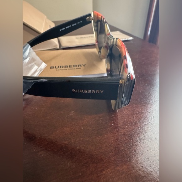 NIB-Cressy Burberry butterfly Black and Brown Geometric Sunglasses+grey lenses main image 6